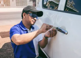 Car Locksmith in Harvey